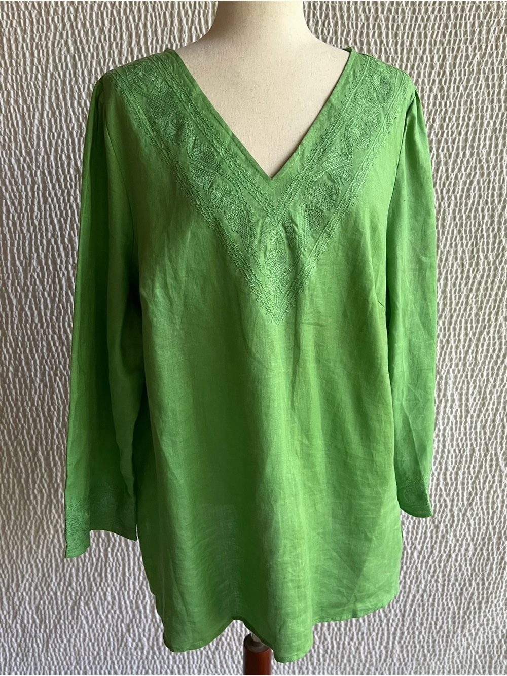 Carole Little Green Top 2X Solid Embroidered Vneck 3/4 Slv Pullover Shirt - Picture 4 of 10